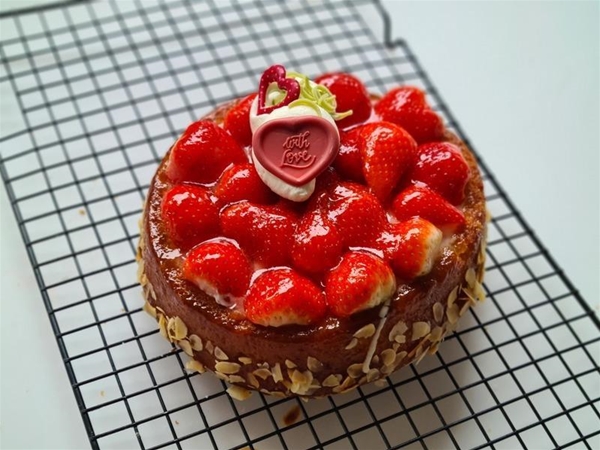 Aardbeien caketaartje 6p